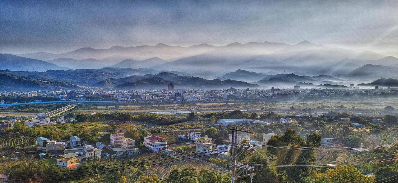 Appartamento Rainbow Hill House彩虹山舍 Shigang Esterno foto