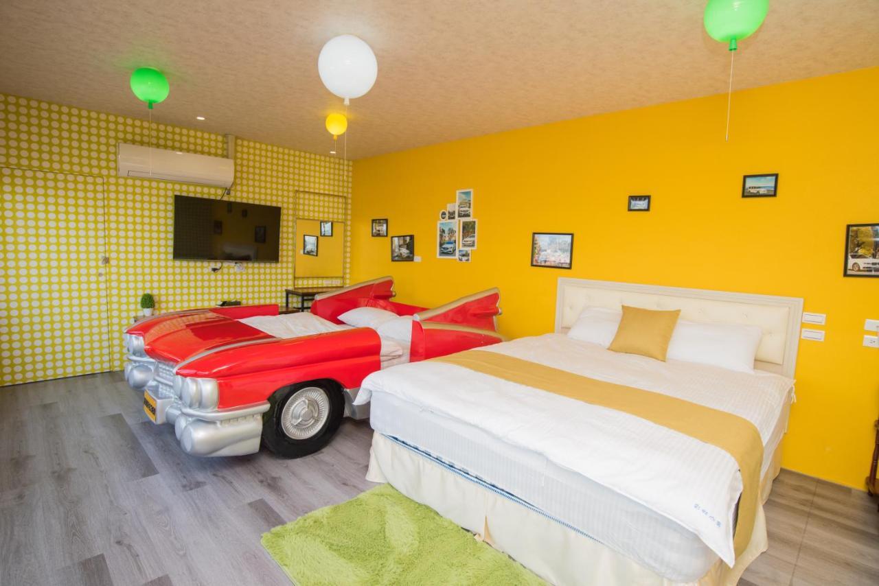 Appartamento Rainbow Hill House彩虹山舍 Shigang Esterno foto