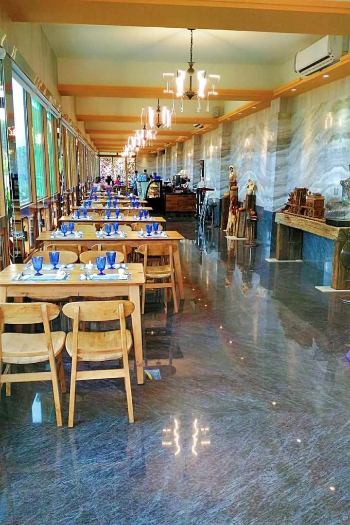 Appartamento Rainbow Hill House彩虹山舍 Shigang Esterno foto