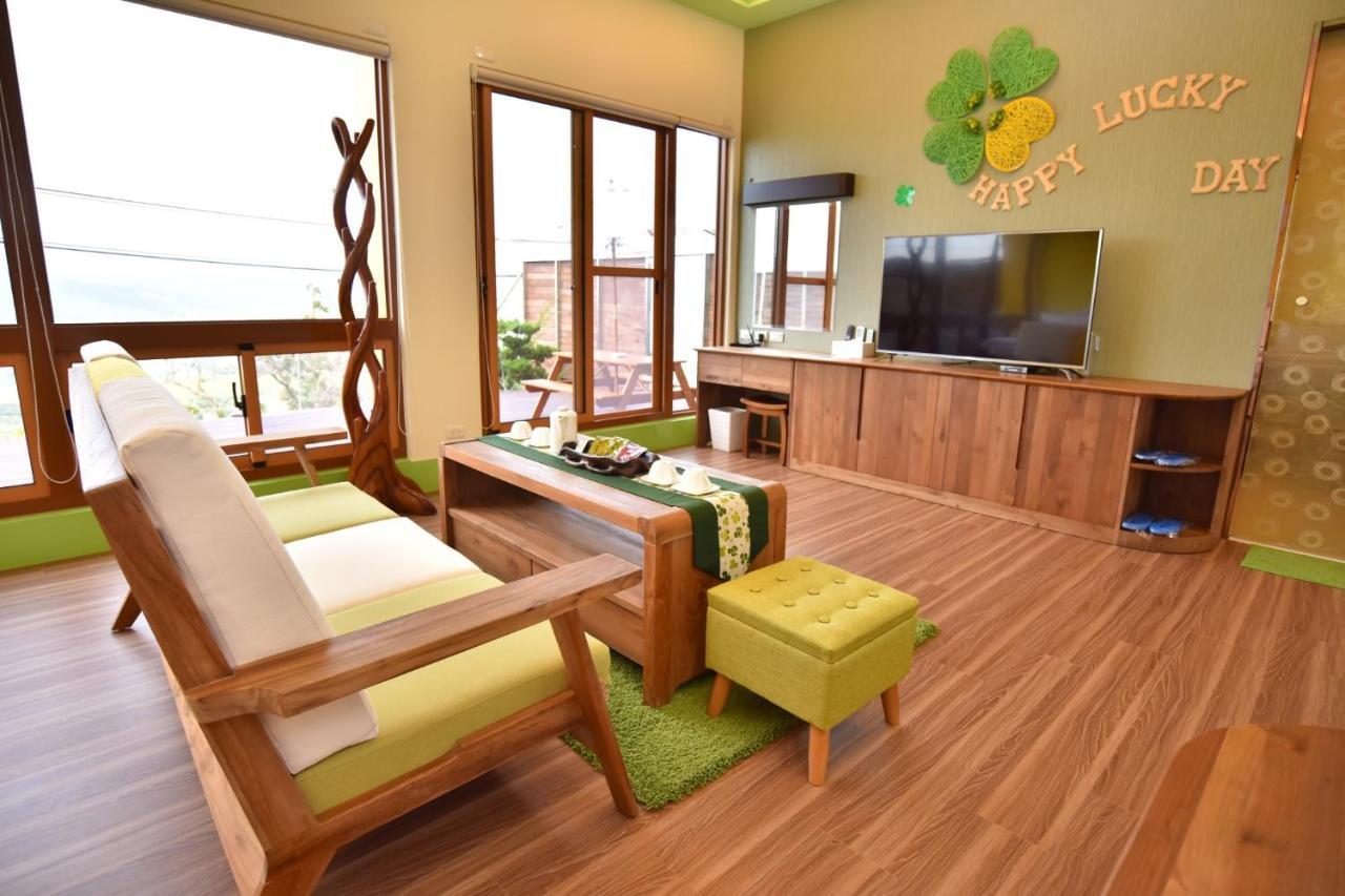 Appartamento Rainbow Hill House彩虹山舍 Shigang Esterno foto
